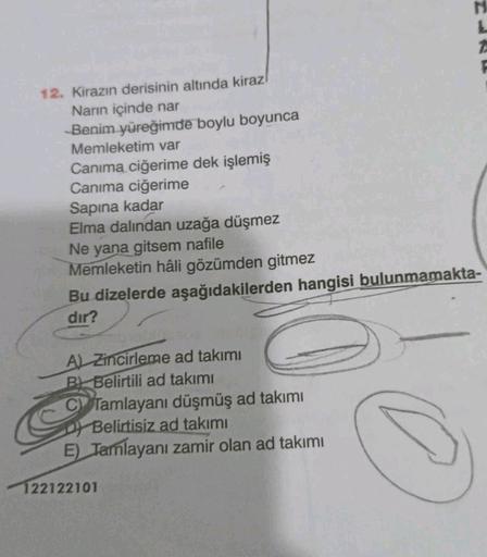 L
7
12. Kirazın derisinin altında kiraz
Narin içinde nar
Benim yüreğimde boylu boyunca
Memleketim var
Canıma ciğerime dek işlemiş
Canıma ciğerime
Sapına kadar
Elma dalından uzağa düşmez
Ne yana gitsem nafile
Memleketin hâli gözümden gitmez
Bu dizelerde aşa