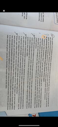 bir olarak görmesine
Hirdi. Tesla yetkilisi
Dünyanın en iyi
Sürücüsüz araç-
(6) Fikra; gazete ya da dergilerde yayımlanan, güncel ve toplumsal konuları ele alan köşe yazısıdır. Fikra türü günümüzde sik-
lıkla makaleyle karıştırılmaktadır. Makalede yazar görüşlerini kanıtlama amacı güderken fıkrada böyle bir amaç söz konusu
değildir. Ayrıca fikra yazarken okuyucunun duygu, düşünce ve zekâsını okşayan günlük olaylardan yararlanılır.
Bu açıklamaya göre aşağıdakilerden hangisi bir fıkradan alınmış olabilir?
AT "Futbolumuz niye seyredilmez hâlde?" demiştim dün. Sorumlular o kadar çok ki... Futbol Federasyonu Başkanı'ndan
başlayarak maçlarda top toplayan çocuklara kadar hemen herkes "çirkinleştirmek" için çalışıyor çünkü. Şaka yapmıyo-
rum. Top toplayan çocuklar bile özel eğitimli. Topu bazen yıldırım gibi veriyorlar tacı atacak olana. Bazen top yok ortada.
Skora göre, tacı kimin atacağına göre. Rakip takım futbolcusu topu oyuna hızlı sokarsa, hızlı atak başlayacaksa o top
mutlaka gecikiyor.
BY Dünya'daki parçacıklar bildiğimiz kadarıyla Güneş ışığını yansıtabiliyor. Güneş ışığını saçan aerosolleri atmosfere sokan
volkan patlamalarından sonra bunu gördük. Hatta bazı insanlar bu olayın yapay şekilde yaratılmasının iklim değişimleri-
nin etkilerini hafifletebileceğini bile ileri sürüyorlar. Ama gezegenimiz bu sürecin hâkim olduğu bir gezegen değil ya da en
azından bir milyar yıldır değildi.
Cy Bilim insanları ve tasarımcılardan oluşan bir takım, geçenlerde bir araya gelerek Avustralyalılara kendi şehirlerindeki ik-
limin 2050 yılında nasıl olacağını gösteren bir araç oluşturdular. Üstelik bu araç, ürkütücü bir şeyin keşfedilmesine yol aç-
tı. Araştırmacı Geoff Hinchliffe, bir basın bülteninde “30 yıllık bir süre içinde bildiğimiz kış mevsimi olmayacak." diyor. Bu
durum, iklim değişiminin Dünya üzerindeki yaşamı çarpıcı biçimde değiştirdiğini ortaya seriyor.
Dy llerleyen yaşla birlikte insanın uyku düzeninde birtakım değişimler gözlenir. Örneğin toplam uyku süresi kısalır, uykuya
dalma süresi uzar, uykuda bölünmeler artar. Beynin belirli bazı bölgelerinde yaşa bağlı yapısal ve fizyolojik değişiklikler,
uyku düzeninde de değişikliklere yol açar. Aynı zamanda beynin bu bölgelerini etkileyen Alzheimer hastalığı gibi durum-
lar da uyku-uyanıklık döngüsünde değişimlere yol açabilir. Halk arasında bunama olarak bilinen "demans"ta uyku bozuk-
lukları oldukça sık görülür. Uykudaki bu bozulmalar, hastalığın seyrini de kötü etkiler.
fiilimsi de-
gitti." cüm-
-fiil”dir.
X