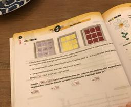 2
ÜNİTE
3.
Orta
●
√74
●
84
√7
√27
√16
TEST
120
205
3
niblepenebr
Xem Yukarıda verilen kutuların ilkinde dikdörtgen kartlara yazılmış kareköklü sayılar ikinci ve üçüncü kutularda ise san
renkli ve kırmızı renkli dikdörtgen kartların olduğu kutular vardır.
Kareköklü ifadeler
İlk kutudan çekilen karttaki karekök içindeki sayı a√ şeklinde yazılır. (a + b en küçük değeri alacak şekilde
Daha sonra ikinci kutudan a tane sarı, b tane kırmızı kart alınır.
Örneğin; √54= 3√6 (3 tane sarı, 6 tane kırmızı)
B)√343
5.
81
jellox 0.
enög snud
Thelmlhov ungob
Kutudan,
240 ve √640 kartları çekildiğinde alınan sarı ve kırmızı kart sayılarına göre aşağıdakilerden
hangisinin kart sayıları bu iki kartın sarı ve kırmızı kart sayıları arasında bir değer alır?8-0-AW
A) √250
C)√425
Orta
D) √504
72
lognatha
Yans
iliş
Buna gö
A)