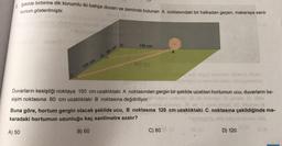 3. Şekilde birbirine dik konumlu iki bahçe duvarı ve zeminde bulunan A noktasındaki bir halkadan geçen, makaraya sarılı
hortum gösterilmiştir.
120 cm
80 cm
150 cm
250
E
A
Duvarların kesiştiği noktaya 150 cm uzaklıktaki A noktasından gergin bir şekilde uzatılan hortumun ucu, duvarların ke-
sişim noktasına 80 cm uzaklıktaki B noktasına değdiriliyor.
19000 Stensleb
C) 80
Buna göre, hortum gergin olacak şekilde ucu, B noktasına 120 cm uzaklıktaki C noktasına çekildiğinde ma-
karadaki hortumun uzunluğu kaç santimetre azalır?
A) 50
B) 60
D) 120