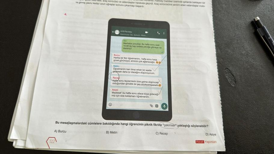 Kedi Sesi, araç sürücüsü ve vatandaşlan harekete geçirdi. Araç sürücüsüne yardım eden vatandaşlar moto-
kurtarıldı. Faikbey Caddesi üzerinde işıklarda bekleyen bir
ra girmiş yavru kediyi uzun uğraşlar sonucu çıkarmayı başardı.
122
8-B Piknikte
Katlimolar: